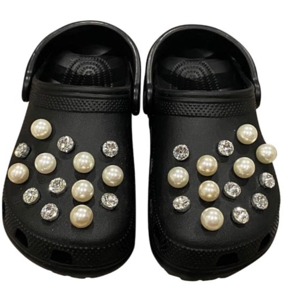 Crocs Charms Silver Diamonds and Pearls Set